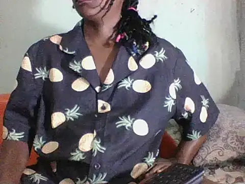 Snapshot of Hamie_sexy chatting on 02-19-25, 03:16 Hamie sexy online show from 02-19-25, 03:16