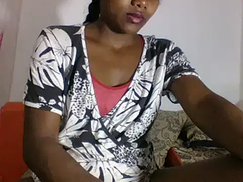 Snapshot of Hamie_sexy chatting on 03-10-25, 08:04 Hamie sexy online show from 03-10-25, 08:04