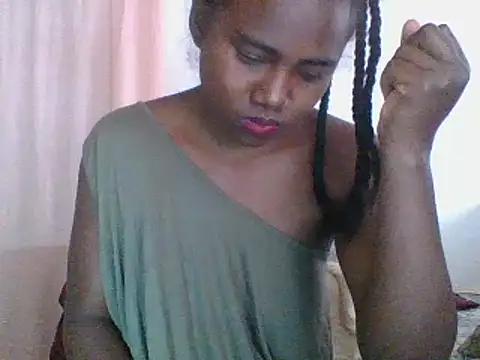 Snapshot of Hamie_sexy chatting on 09-16-25, 07:09 Hamie sexy online show from 09-16-25, 07:09