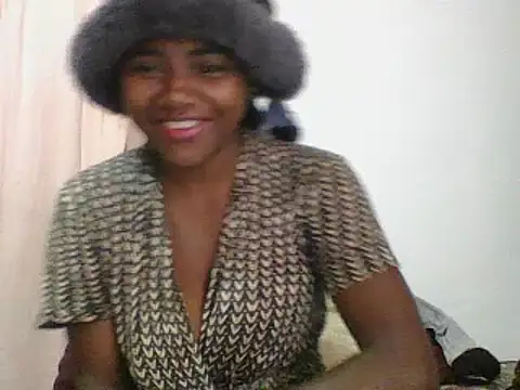 Snapshot of Hamie_sexy chatting on 09-18-25, 04:58 Hamie sexy online show from 09-18-25, 04:58