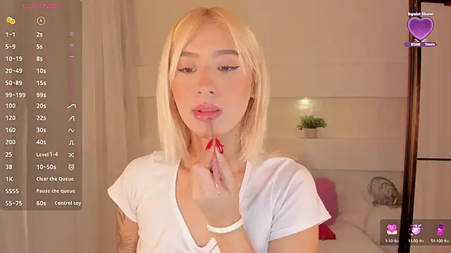 Snapshot of AshleyRoys chatting on 02-27-25, 02:54 AshleyRoys online show from 02-27-25, 02:54