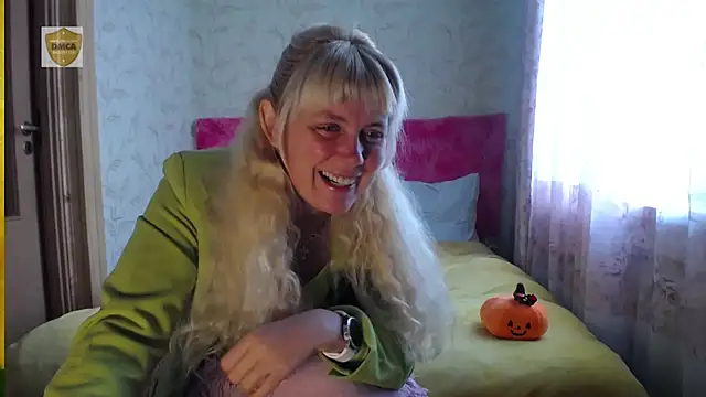 SunnySylvia online show from 11-01-25, 07:32