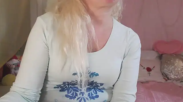 SunnySylvia online show from 02-06-26, 03:26