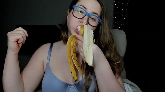 SeasonalSomeone online show from 12-21-25, 09:55