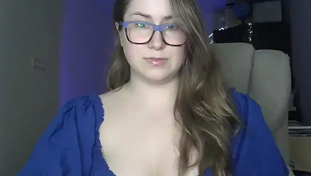 SeasonalSomeone online show from 05-18-26, 09:42