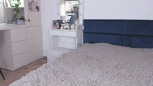 Snapshot of BowToYourWeakness chatting on 03-12-25, 09:56 BowToYourWeakness online show from 03-12-25, 09:56