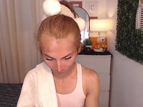 FertilityGoddessXx online show from 04-28-26, 04:06