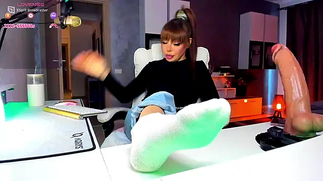 Miss kay1111 online show from 04-25-26, 03:31