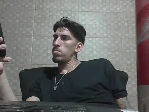Snapshot of axel2leiva chatting on 05-16-26, 05:15 axel2leiva online show from 05-16-26, 05:15