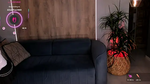 DannieSmith1 online show from 04-11-26, 09:19