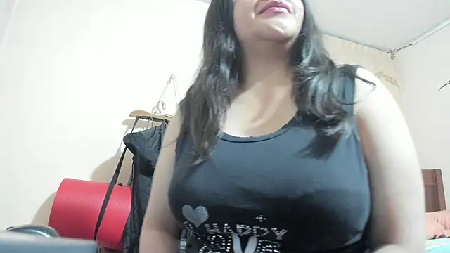 Snapshot of latinfemale chatting on 01-11-25, 01:16 latinfemale online show from 01-11-25, 01:16