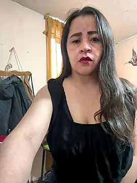 Snapshot of latinfemale chatting on 10-19-25, 09:26 latinfemale online show from 10-19-25, 09:26