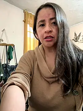 latinfemale online show from 11-10-25, 09:14