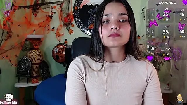 Snapshot of DestinyHills chatting on 10-28-25, 11:58 DestinyHills online show from 10-28-25, 11:58