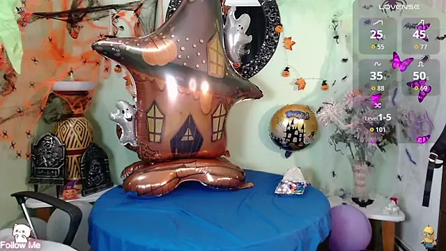 Snapshot of DestinyHills chatting on 11-01-25, 12:01 DestinyHills online show from 11-01-25, 12:01