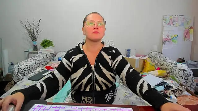 IamYourNarcotic online show from 12-15-25, 01:04