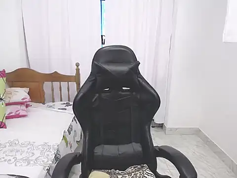 yeslluisa online show from 11-02-25, 03:58