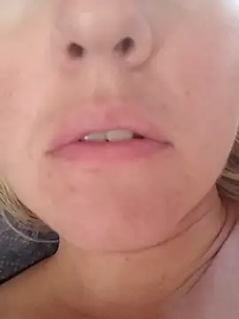 Snapshot of Mllesha74000 chatting on 10-01-25, 02:34 Mllesha74000 online show from 10-01-25, 02:34