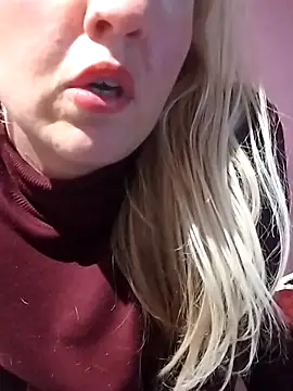 Snapshot of Mllesha74000 chatting on 12-17-25, 07:09 Mllesha74000 online show from 12-17-25, 07:09