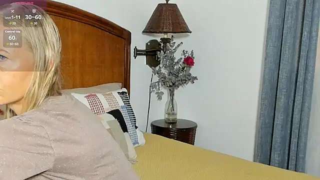 Christine 35 online show from 03-27-26, 12:38