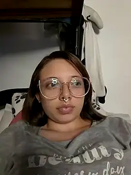 Snapshot of linda-schmidt chatting on 02-11-25, 11:33 linda-schmidt online show from 02-11-25, 11:33