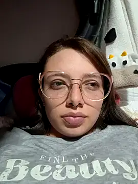 Snapshot of linda-schmidt chatting on 11-03-25, 03:52 linda-schmidt online show from 11-03-25, 03:52