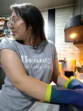 Snapshot of linda-schmidt chatting on 11-03-25, 11:48 linda-schmidt online show from 11-03-25, 11:48