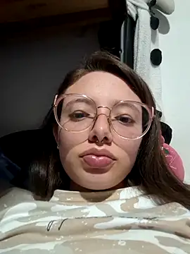 Snapshot of linda-schmidt chatting on 11-06-25, 03:40 linda-schmidt online show from 11-06-25, 03:40