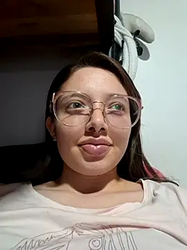 Snapshot of linda-schmidt chatting on 11-10-25, 11:15 linda-schmidt online show from 11-10-25, 11:15