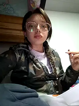 Snapshot of linda-schmidt chatting on 11-12-25, 02:01 linda-schmidt online show from 11-12-25, 02:01