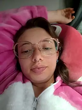 Snapshot of linda-schmidt chatting on 11-23-25, 08:08 linda-schmidt online show from 11-23-25, 08:08