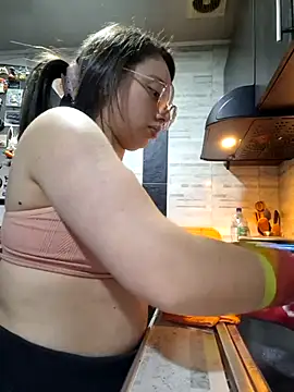 Snapshot of linda-schmidt chatting on 11-26-25, 07:48 linda-schmidt online show from 11-26-25, 07:48