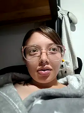 Snapshot of linda-schmidt chatting on 12-02-25, 01:11 linda-schmidt online show from 12-02-25, 01:11