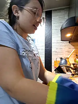 Snapshot of linda-schmidt chatting on 01-16-26, 04:22 linda-schmidt online show from 01-16-26, 04:22