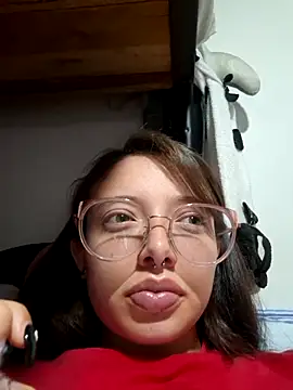 Snapshot of linda-schmidt chatting on 02-05-26, 03:11 linda-schmidt online show from 02-05-26, 03:11