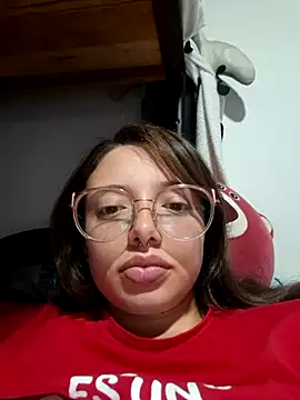 Snapshot of linda-schmidt chatting on 02-06-26, 12:48 linda-schmidt online show from 02-06-26, 12:48