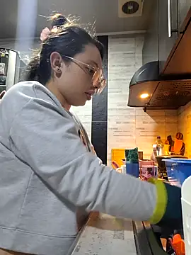 Snapshot of linda-schmidt chatting on 02-10-26, 02:48 linda-schmidt online show from 02-10-26, 02:48