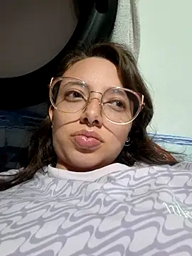 Snapshot of linda-schmidt chatting on 02-13-26, 03:46 linda-schmidt online show from 02-13-26, 03:46