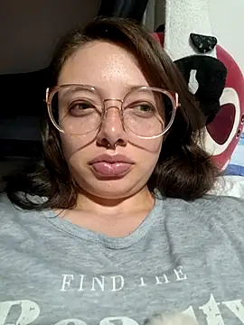 Snapshot of linda-schmidt chatting on 02-17-26, 02:41 linda-schmidt online show from 02-17-26, 02:41