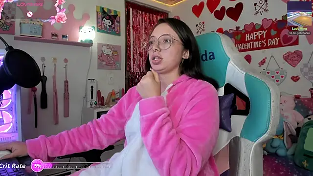 Snapshot of linda-schmidt chatting on 02-24-26, 02:31 linda-schmidt online show from 02-24-26, 02:31