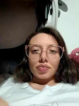 Snapshot of linda-schmidt chatting on 02-27-26, 04:12 linda-schmidt online show from 02-27-26, 04:12