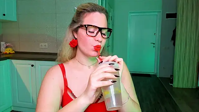 HotTiffani online show from 10-06-25, 07:06