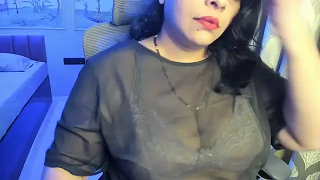 Snapshot of tarivishu23 chatting on 06-07-26, 01:48 tarivishu23 online show from 06-07-26, 01:48