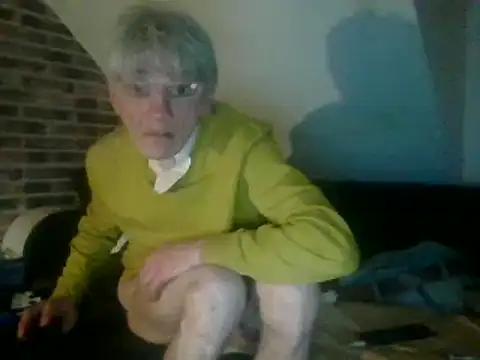 Snapshot of InMeinenMund chatting on 12-14-24, 05:36 InMeinenMund online show from 12-14-24, 05:36