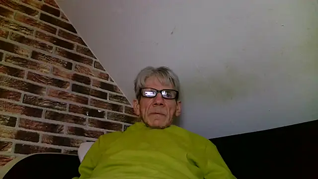 Snapshot of InMeinenMund chatting on 02-28-25, 01:36 InMeinenMund online show from 02-28-25, 01:36