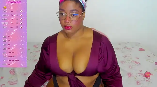 Snapshot of NinaGrey_ chatting on 03-22-25, 12:06 NinaGrey online show from 03-22-25, 12:06