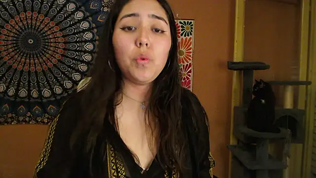 Snapshot of IntimateTales chatting on 12-02-24, 08:55 IntimateTales online show from 12-02-24, 08:55