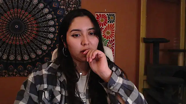 Snapshot of IntimateTales chatting on 12-11-24, 08:39 IntimateTales online show from 12-11-24, 08:39