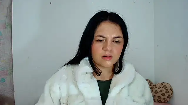 Snapshot of Anal_Milky_Momma chatting on 10-15-25, 02:06 Anal Milky Momma online show from 10-15-25, 02:06