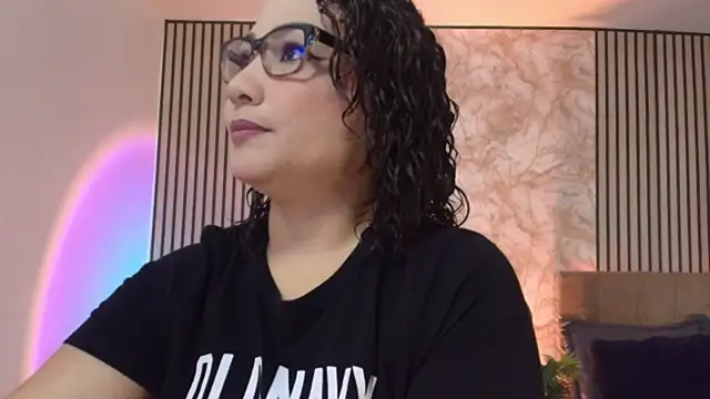 JuliRamirez online show from 07-06-26, 01:19